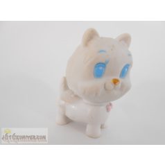 Fehér cica figura