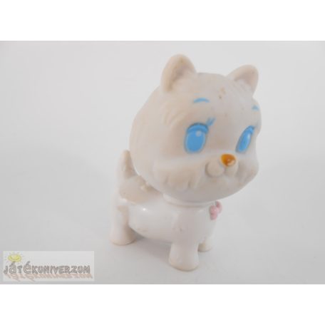 Fehér cica figura
