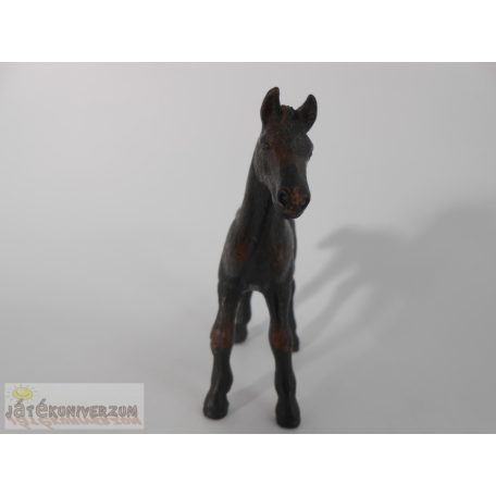 Schleich fríz csikó figura