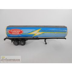   Purified Water Gives all beverages a refreshing taste felíratú tartálykocsi