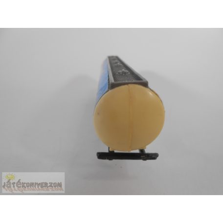 Purified Water Gives all beverages a refreshing taste felíratú tartálykocsi