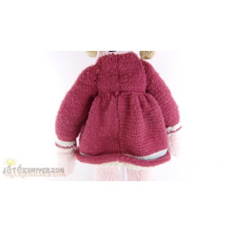 Kötött lány baba