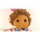 Fonal hajú játék baba