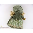 Felhúzható zenélő baba