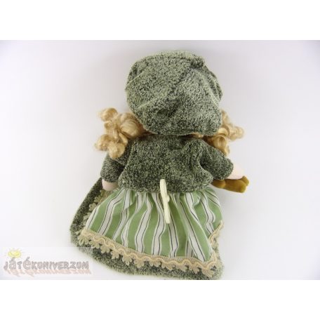 Felhúzható zenélő baba