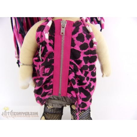 Textilből készített játékbaba