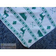 Zöld mintás nyálkendő