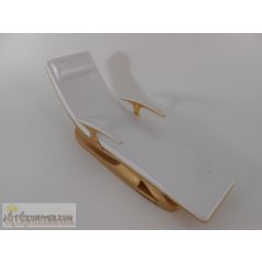 Rainbow Barbie Monster High játékbaba napozóágy