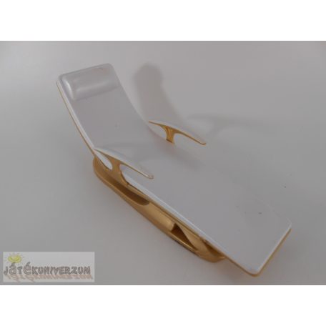 Rainbow Barbie Monster High játékbaba napozóágy