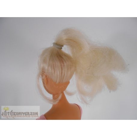 Jelőletlen márka nélküli játékbaba