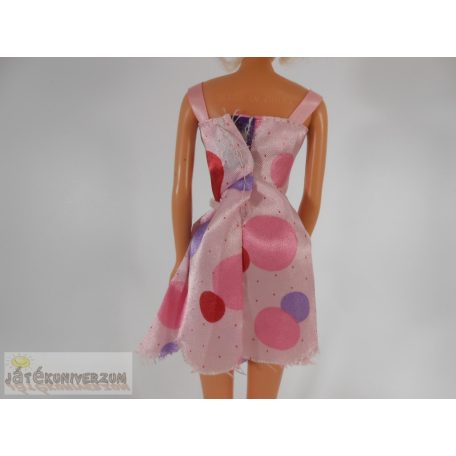 Jelőletlen márka nélküli játékbaba