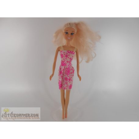 Jelőletlen márka nélküli játékbaba