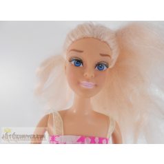 Jelőletlen márka nélküli játékbaba