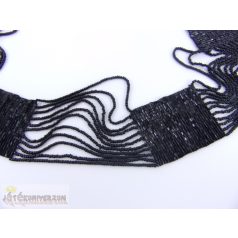 Fekete gyöngyökből készült díszöv