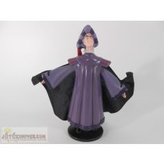 A Notre Dame-i toronyőr Claude Frollo figura