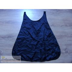 Fekete színű palást köpeny