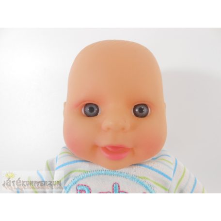 Kicsi méretű játékbaba