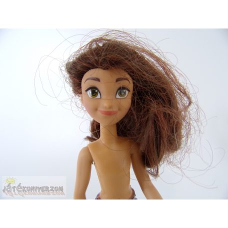 Kicsi méretű játékbaba