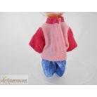 Kicsi méretű játékbaba