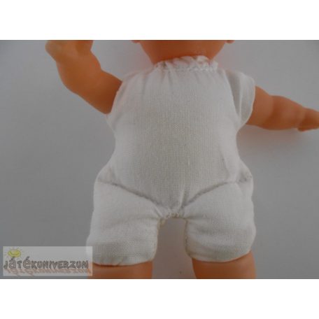 Kicsi méretű játékbaba