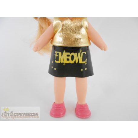  Kicsi méretű játékbaba