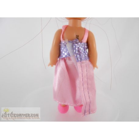  Kicsi méretű játékbaba