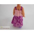 Kicsi méretű játékbaba