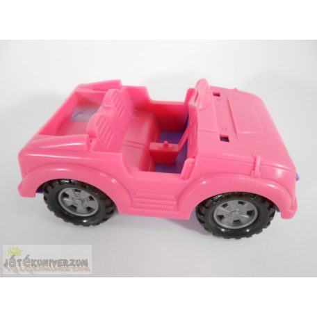 Játékbaba autóval