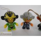 Kinder Surprise Marvel DC hősöket ábrázoló figuracsomag