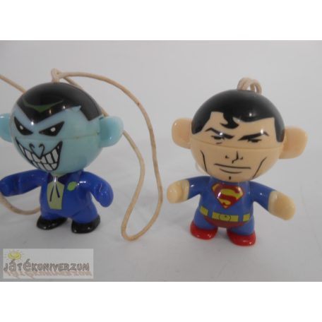 Kinder Surprise Marvel DC hősöket ábrázoló figuracsomag