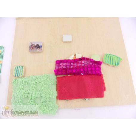 Woodkins öltöztetős játék