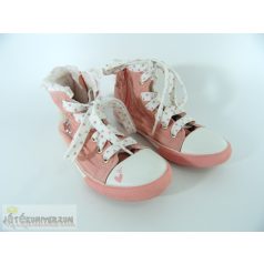 Next nyuszis cipő Epres nyuszis koll 29-30 méretben (UK11)