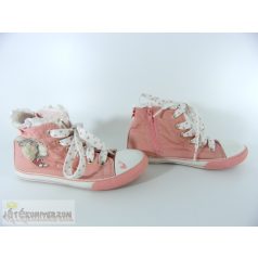 Next nyuszis cipő Epres nyuszis koll 29-30 méretben (UK11)