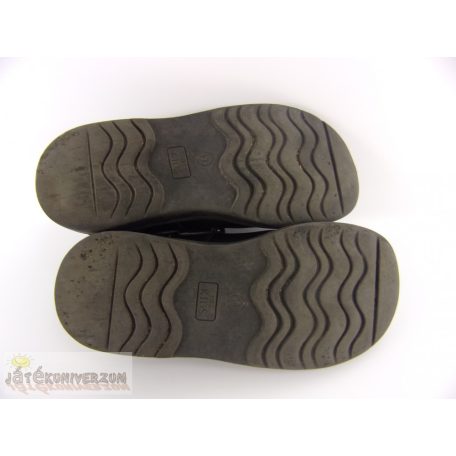 Marks and Spencer nyuszi mintás lakk szerű cipő 29.5-30 méretben (UK11)