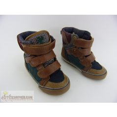 Next magasszárú cipő 22-es méretben (UK5)