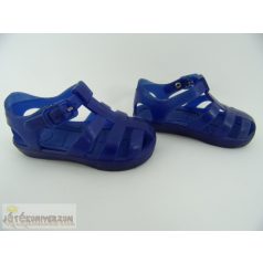 Műanyag szandál 20-20.5-ös méretben (UK4)