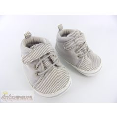 Stemtaler babacipő 17-18 méretben 6-12 hónaposoknak