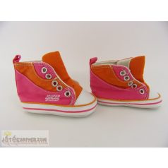 Baba cipő 19-es méretben