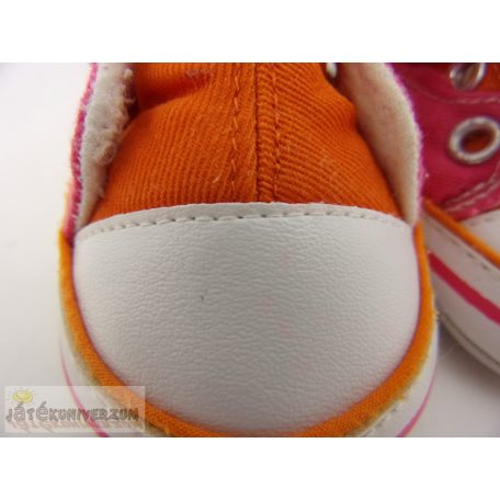 Baba cipő 19-es méretben