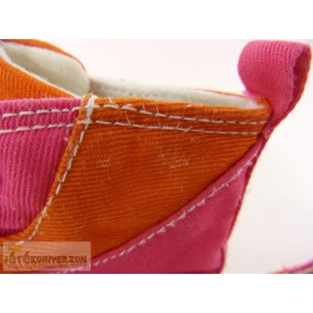 Baba cipő 19-es méretben