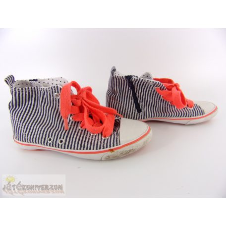 Next cipő dorkó 31-es méretben (UK12)