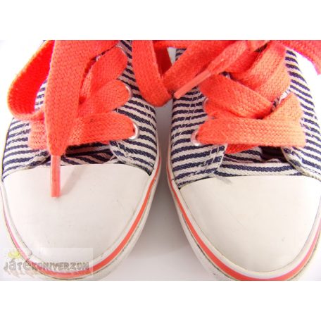 Next cipő dorkó 31-es méretben (UK12)