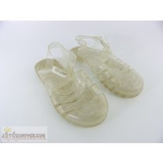 Műanyag szandál 32-es méretben