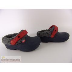   Crocs sötétkék piros bundás klumpa papucs 26.5-27 méretben