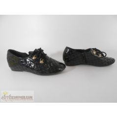 Alkalmi szerű lányka lakkcipő 35 méretben