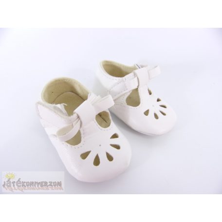 Fehér színű babacipő