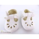 Fehér színű babacipő