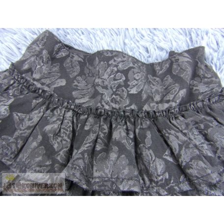 Next rara szerű fekete szoknya 5 éveseknek (110cm)