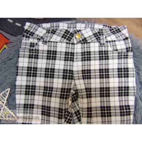 Tartan skótkockás nadrág 8-9 éveseknek (134cm)