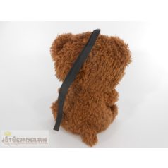 Szívecskét tartó maci plüss figura